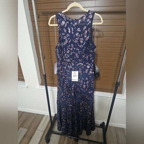 Women's clothing (125) - Picture 6 of 8